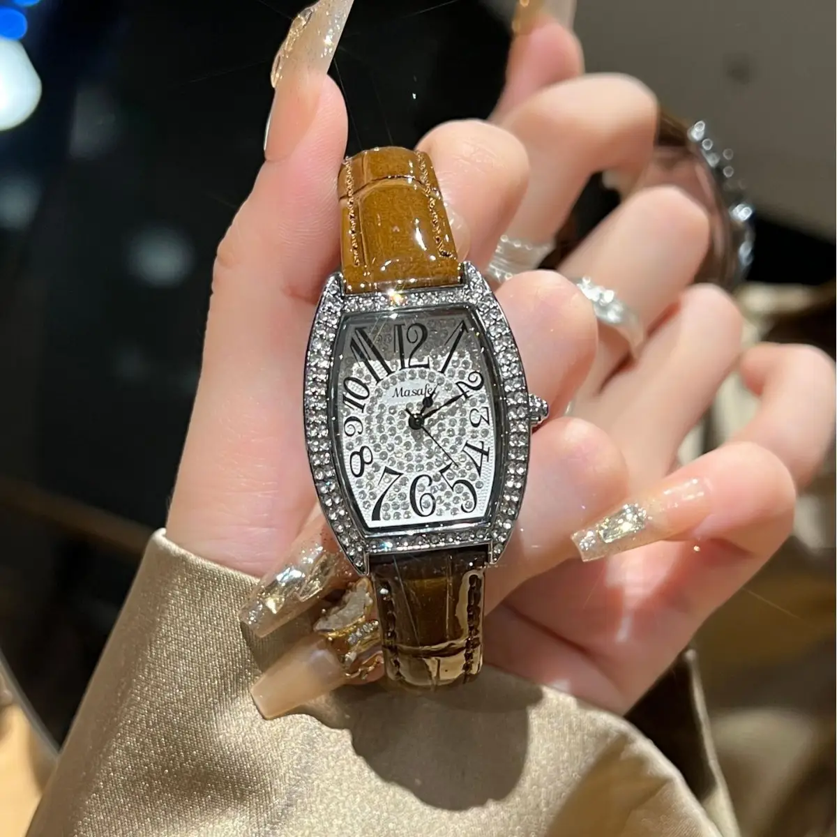 Retro Wine Barrel Quartz Watch with Rhinestones - Image 6