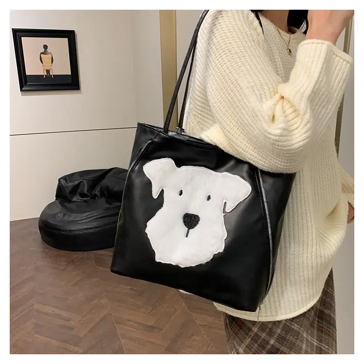 Amy Rabbit Women's Black Shoulder Bag 2024 — feature 17