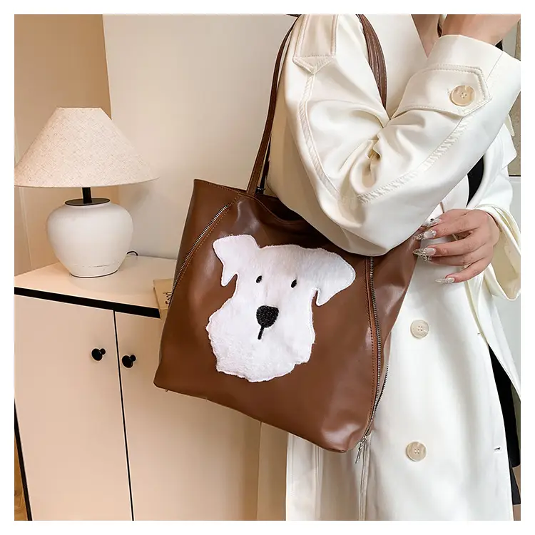 Amy Rabbit Women's Black Shoulder Bag 2024 — feature 9