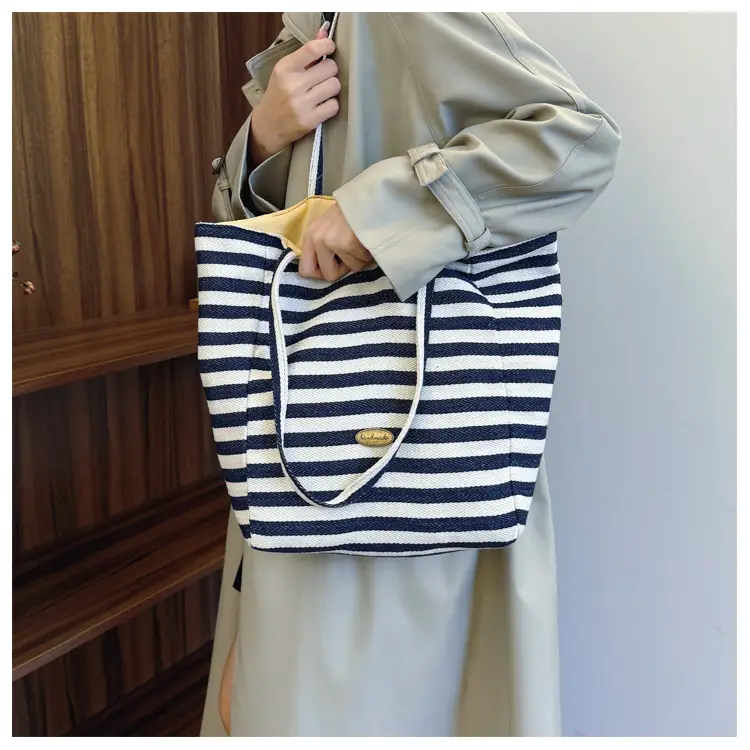 Striped Canvas Shoulder Bag 2024 New Korean Style — feature 10