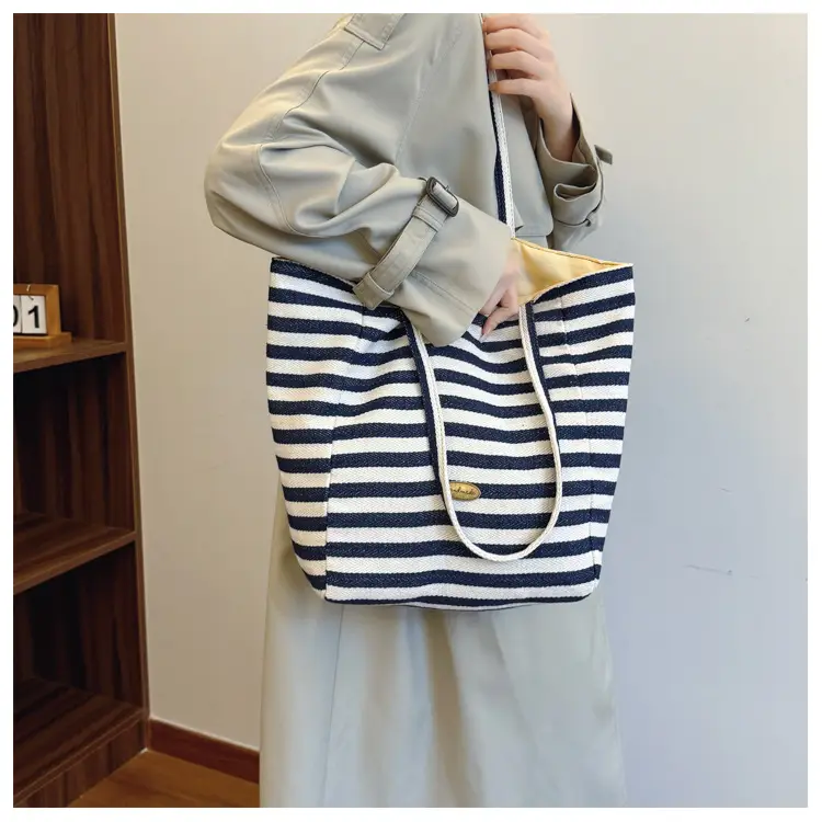 Striped Canvas Shoulder Bag 2024 New Korean Style — feature 9