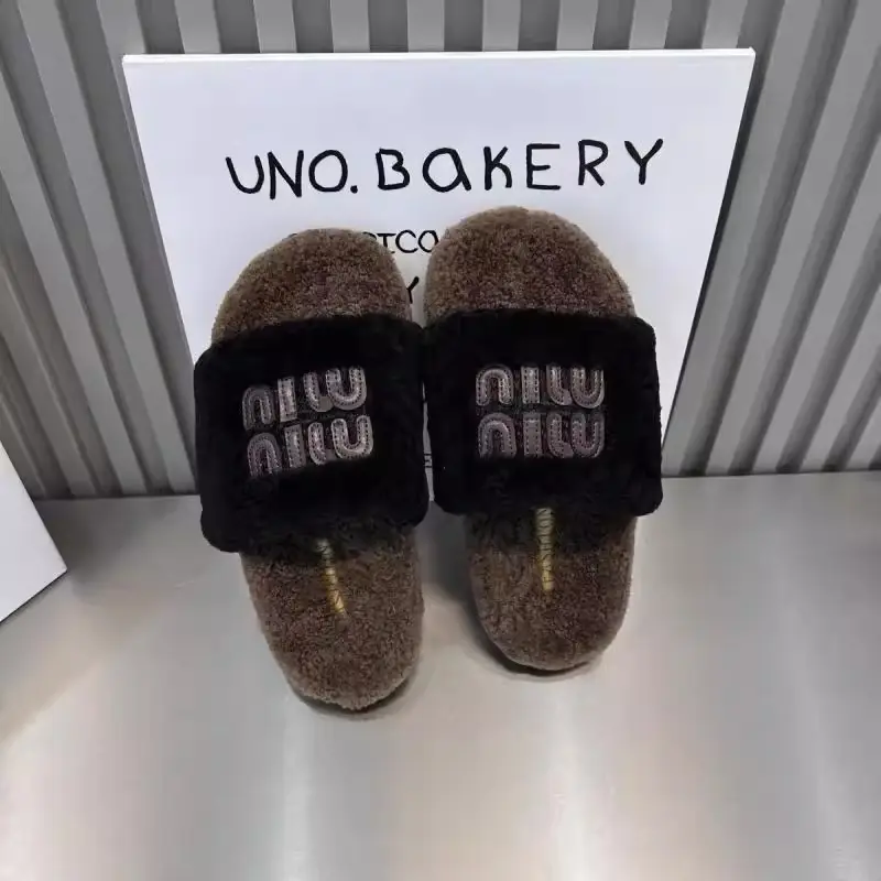 High-End Trendy Brand Thick-Soled Furry Slippers for Women 2025 New Style m Color-Blocked Suede Slip-On Slippers for Autumn and Winter Wear Cotton Slippers - Image 5