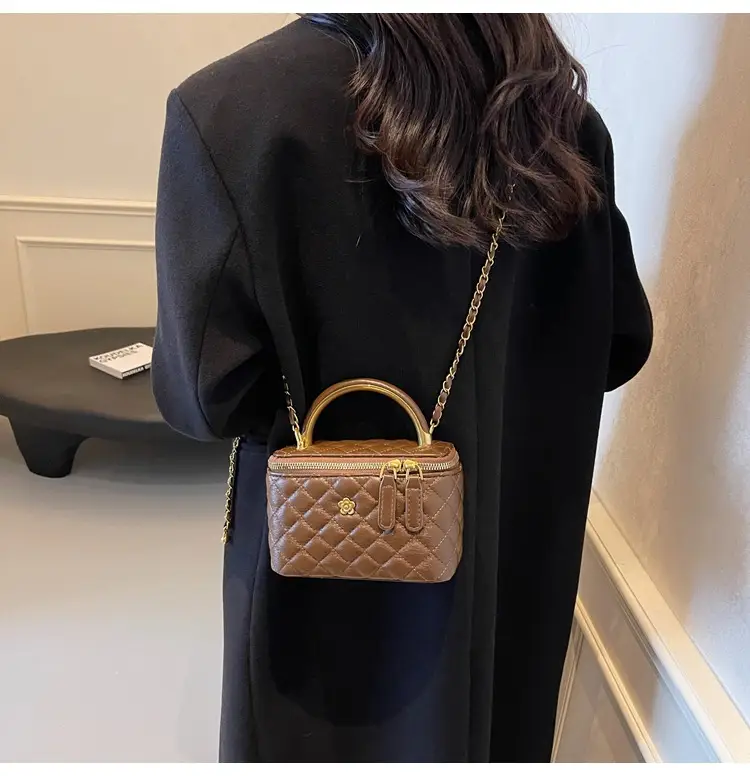 Quilted Chain Handbag Maroon Women Shoulder Bag — feature 10