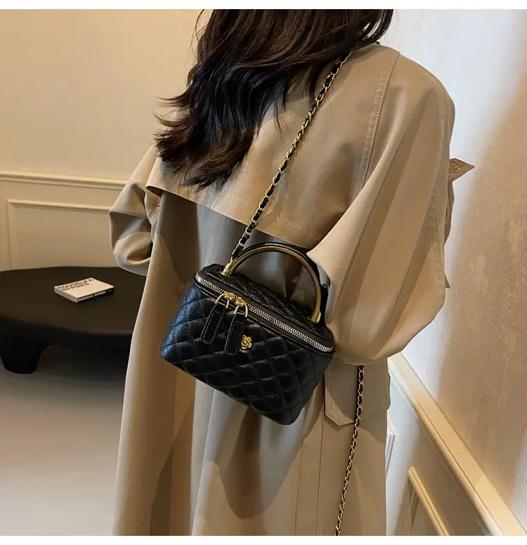 Quilted Chain Handbag Maroon Women Shoulder Bag — feature 13