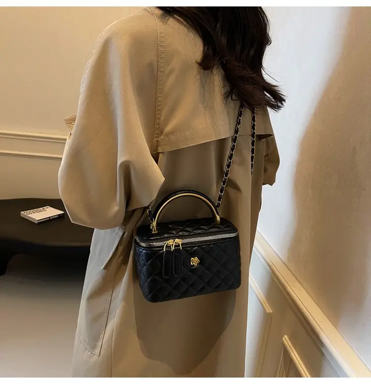 Quilted Chain Handbag Maroon Women Shoulder Bag — feature 16