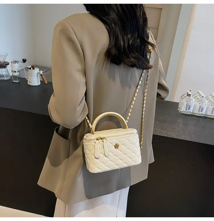 Quilted Chain Handbag Maroon Women Shoulder Bag — feature 19