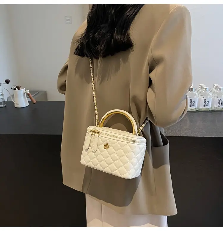 Quilted Chain Handbag Maroon Women Shoulder Bag — feature 20