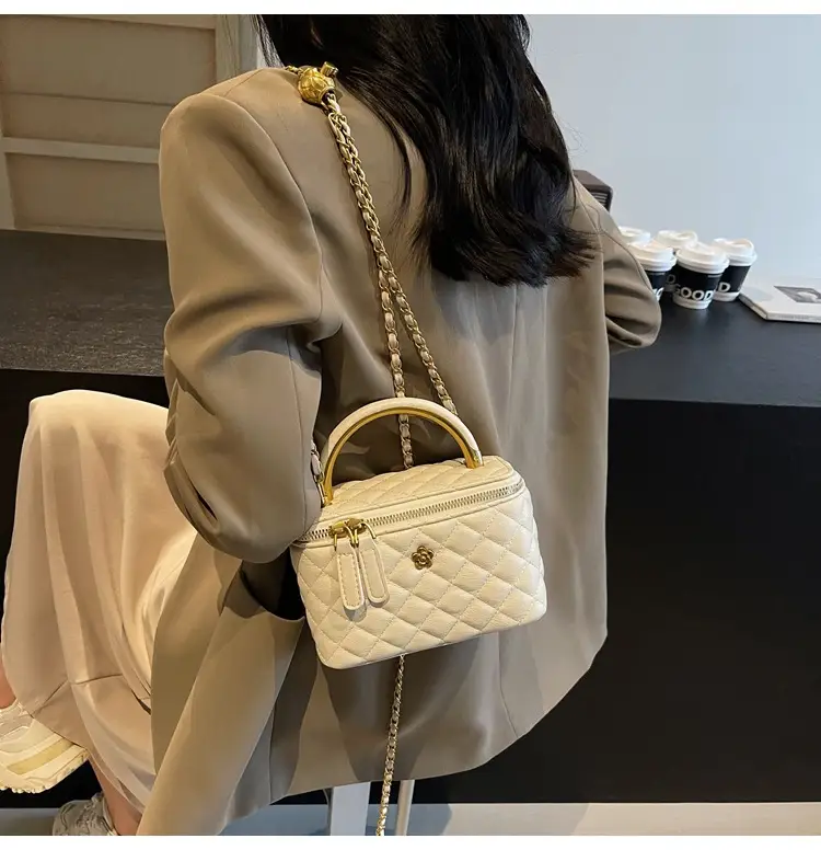 Quilted Chain Handbag Maroon Women Shoulder Bag — feature 21