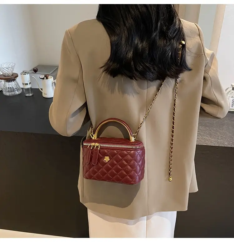 Quilted Chain Handbag Maroon Women Shoulder Bag — feature 23
