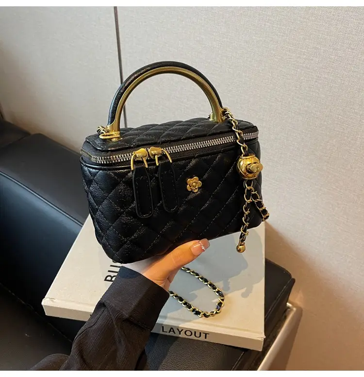Quilted Chain Handbag Maroon Women Shoulder Bag — feature 28