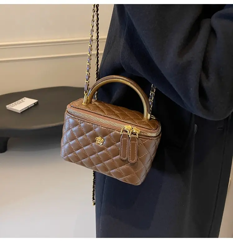 Quilted Chain Handbag Maroon Women Shoulder Bag — feature 9