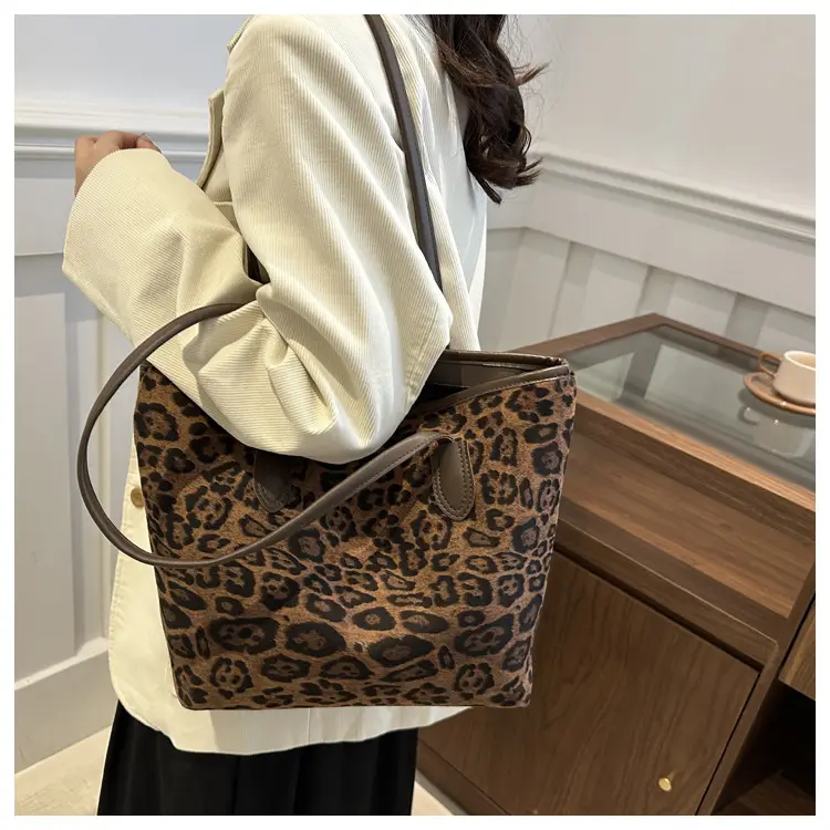 Women Leopard Print Shoulder Bag 2024 Autumn Winter Fashion Tote — feature 13