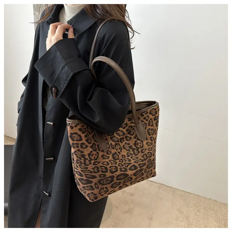 Women Leopard Print Shoulder Bag 2024 Autumn Winter Fashion Tote — feature 17