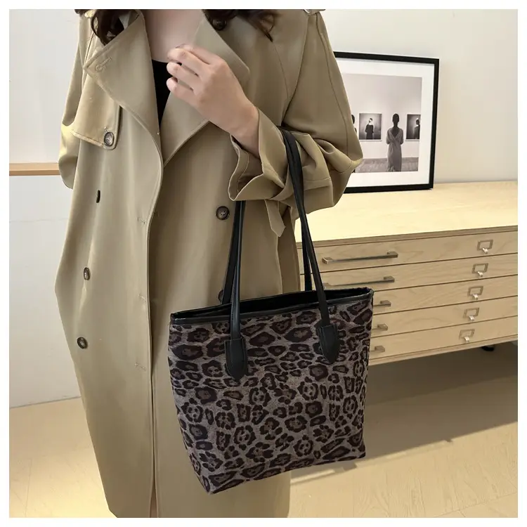 Women Leopard Print Shoulder Bag 2024 Autumn Winter Fashion Tote — feature 18