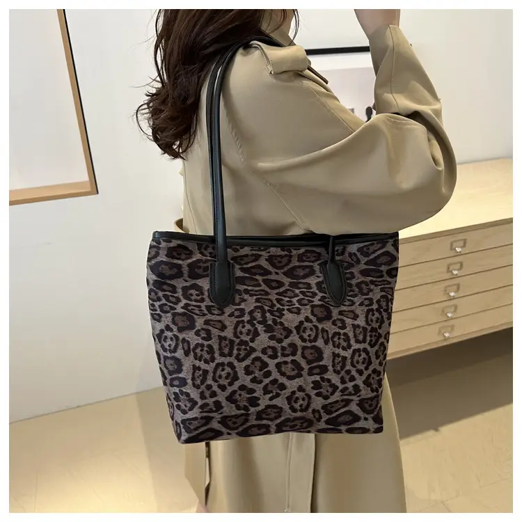 Women Leopard Print Shoulder Bag 2024 Autumn Winter Fashion Tote — feature 19
