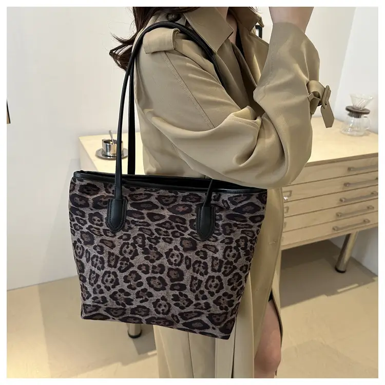 Women Leopard Print Shoulder Bag 2024 Autumn Winter Fashion Tote — feature 21