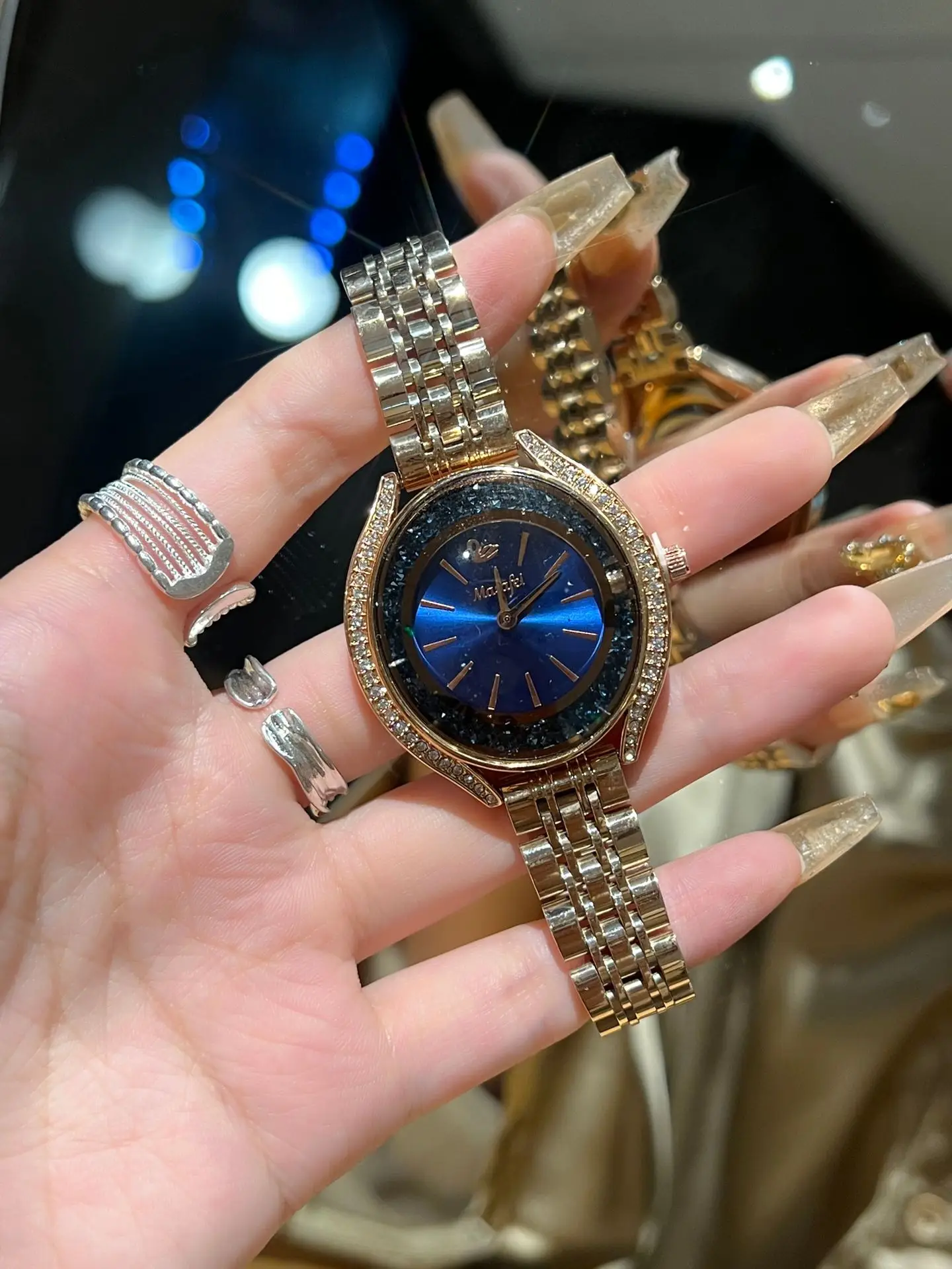 Women's Diamond Waterproof Quartz Watch for Gift - Image 3