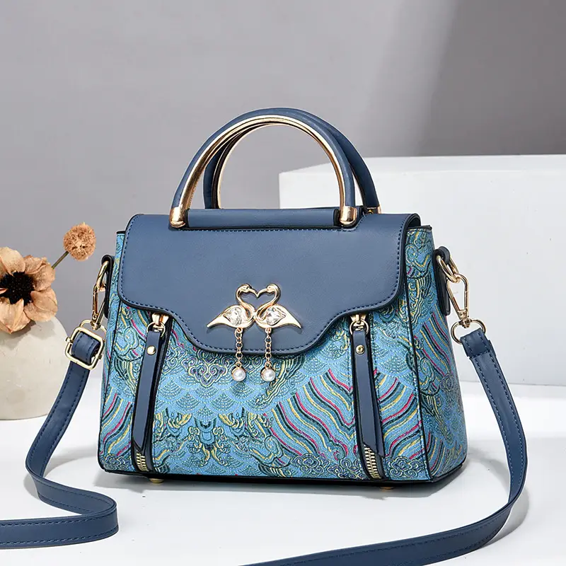 Luxury Black Floral Women's Shoulder Bag with Gold Clasp - Image 4