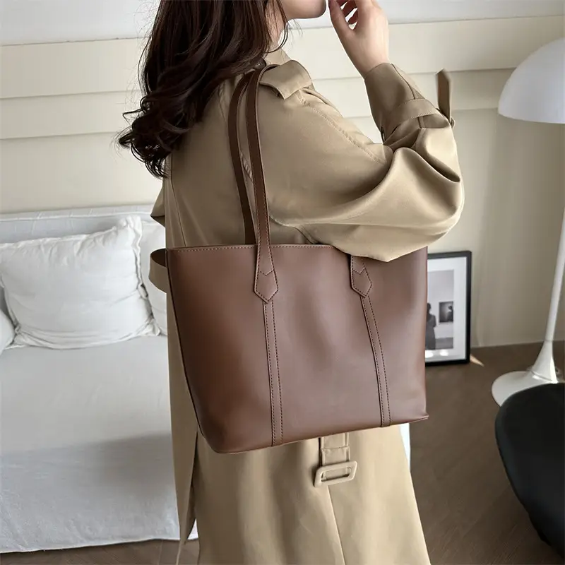 Large Capacity Brown Leather Tote Bag for Women - Image 3
