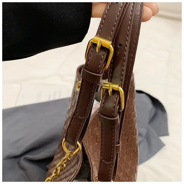 Women Woven Tote Bag Brown Large Capacity Shoulder Bag — feature 7