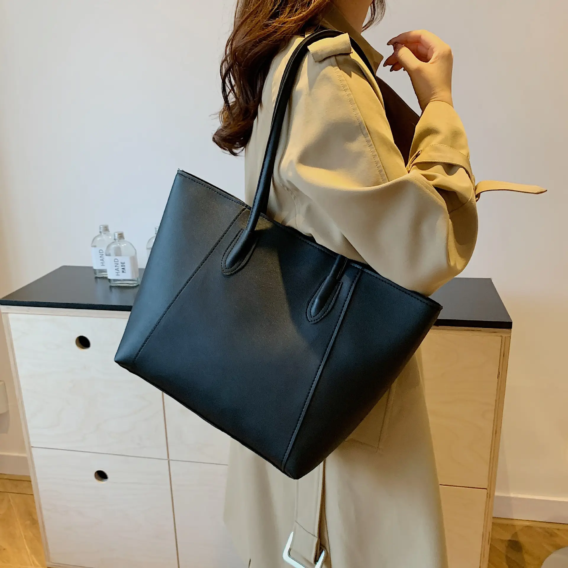 Women's Cream Leather Shoulder Bag 2024 New Style - Image 5