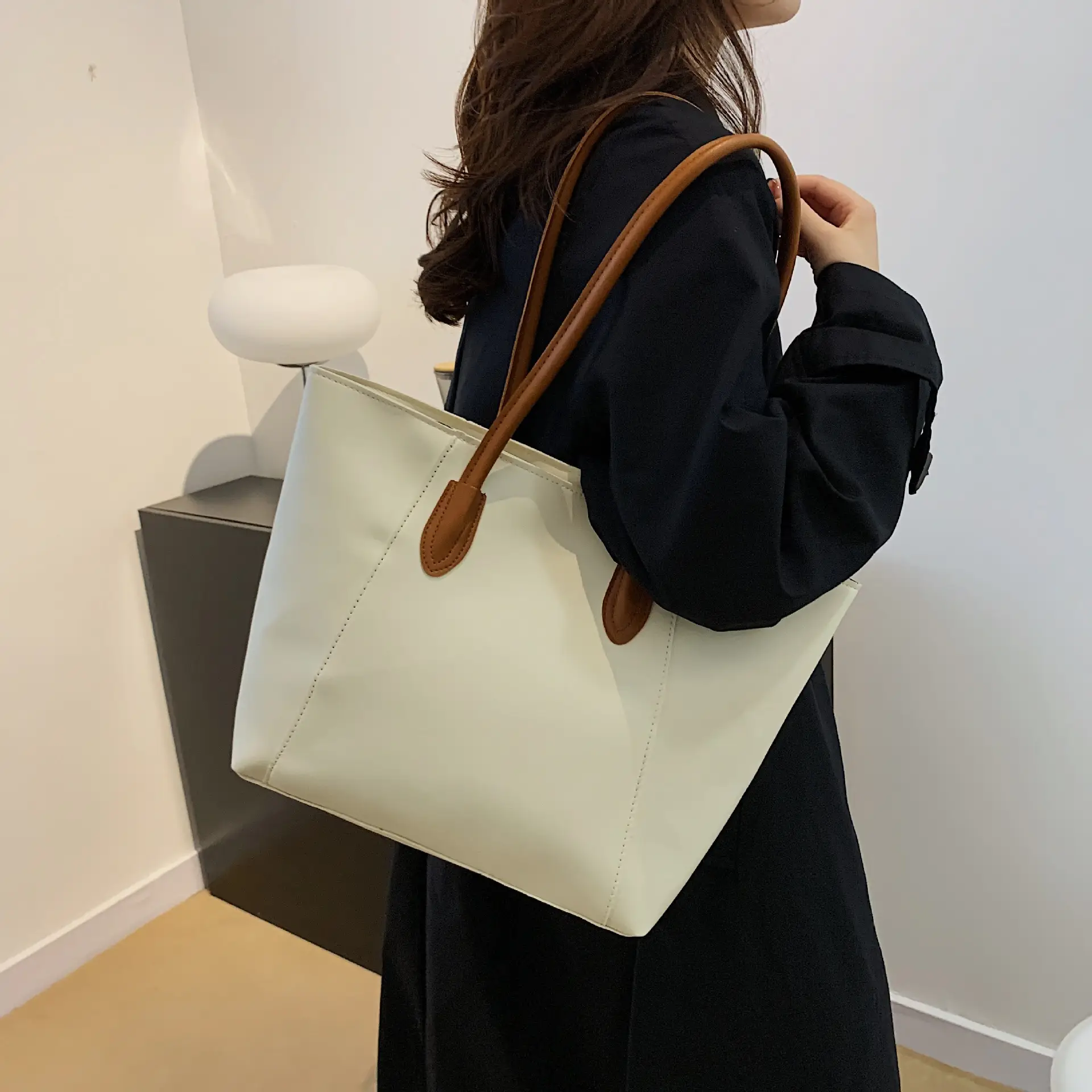 Women's Cream Leather Shoulder Bag 2024 New Style - Image 6