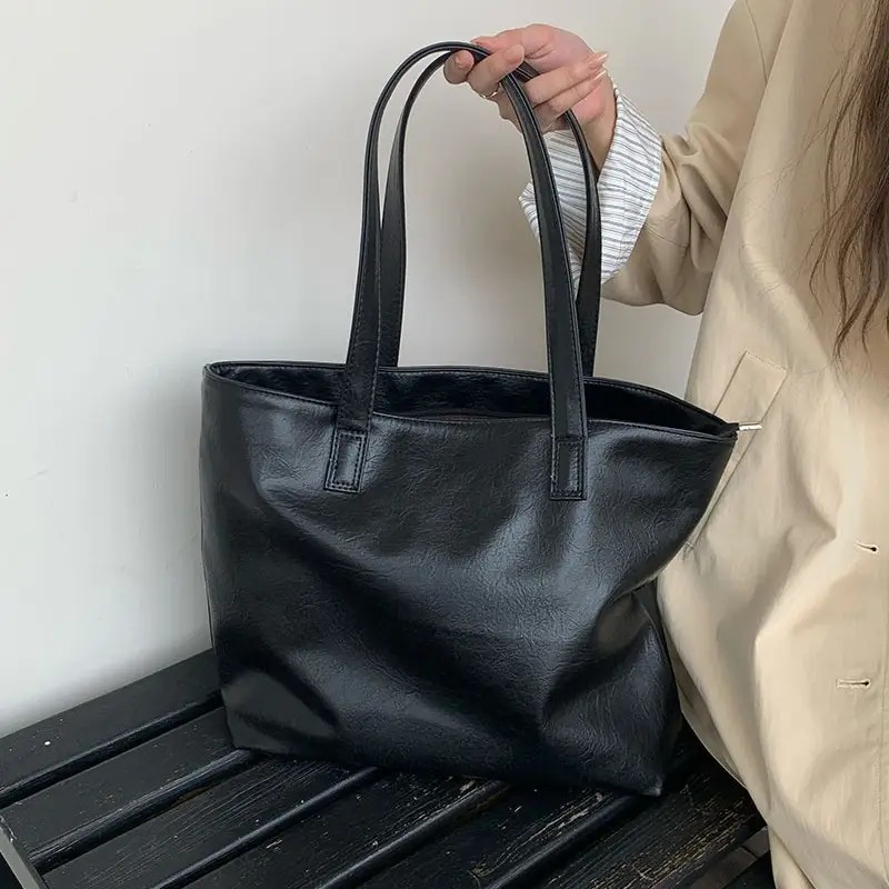 Black Leather Shoulder Bag for Women 2024 - Image 5