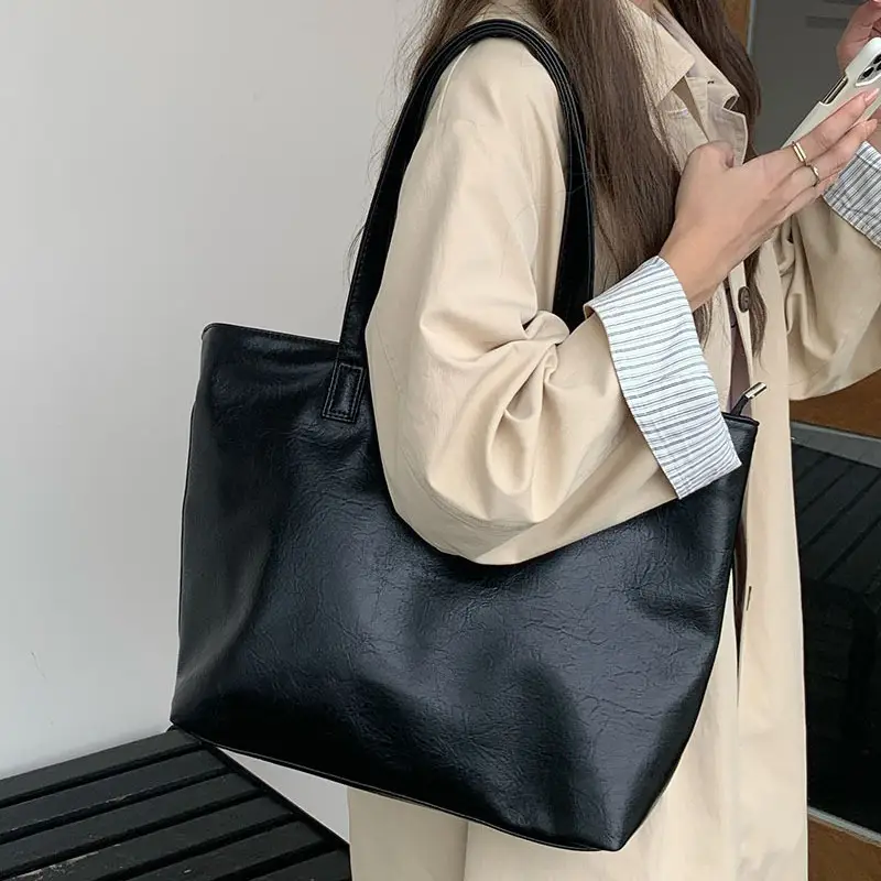 Black Leather Shoulder Bag for Women 2024 - Image 6