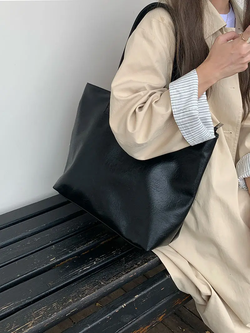 Black Leather Shoulder Bag for Women 2024 — feature 12