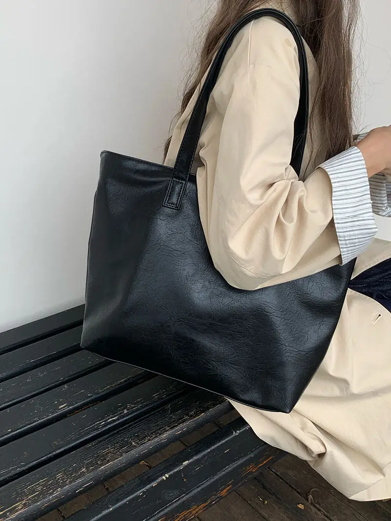 Black Leather Shoulder Bag for Women 2024 — feature 13