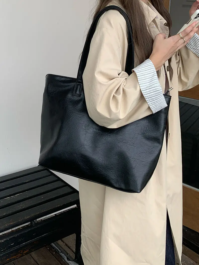 Black Leather Shoulder Bag for Women 2024 — feature 14