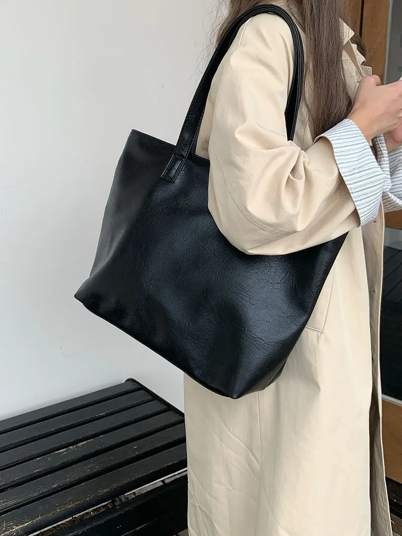 Black Leather Shoulder Bag for Women 2024 — feature 15