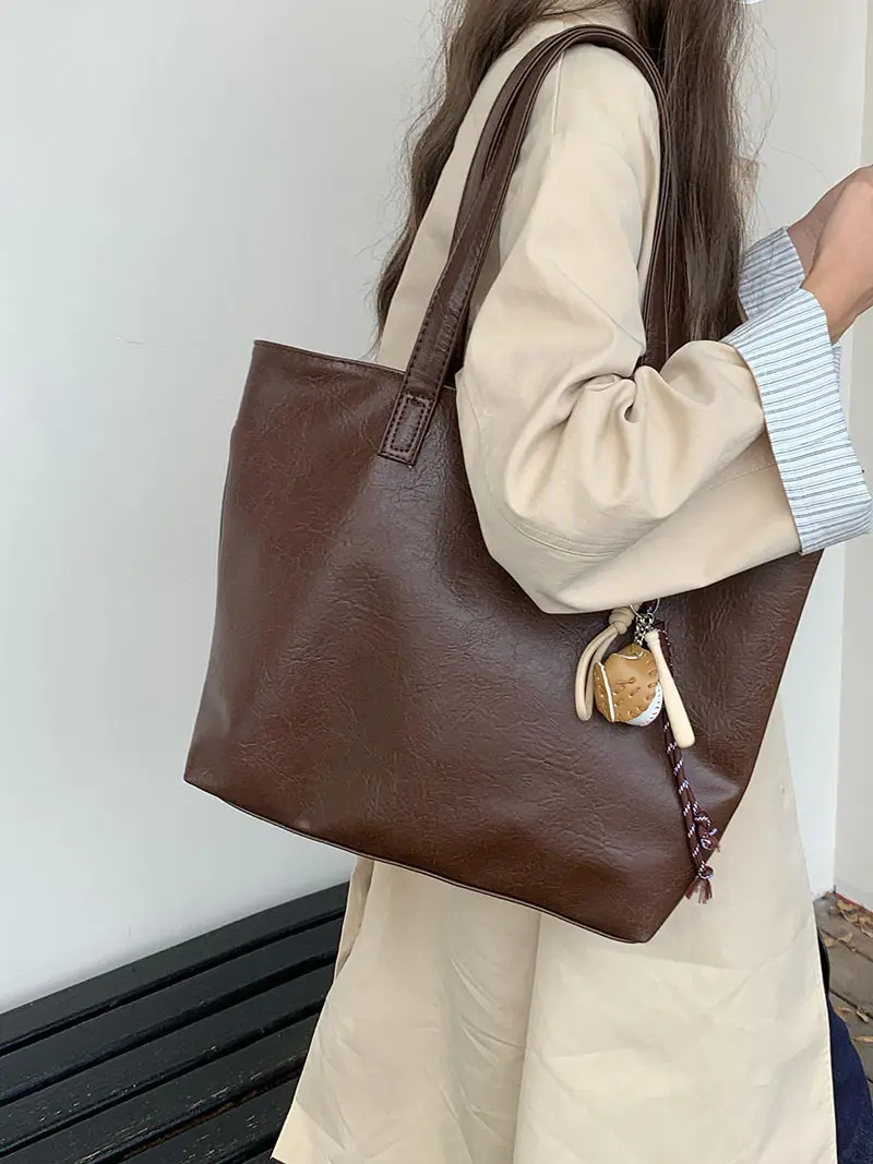 Black Leather Shoulder Bag for Women 2024 — feature 4