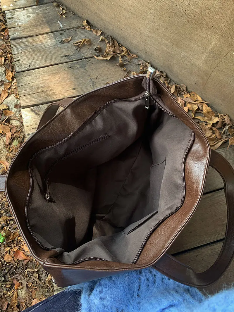 Black Leather Shoulder Bag for Women 2024 — feature 9