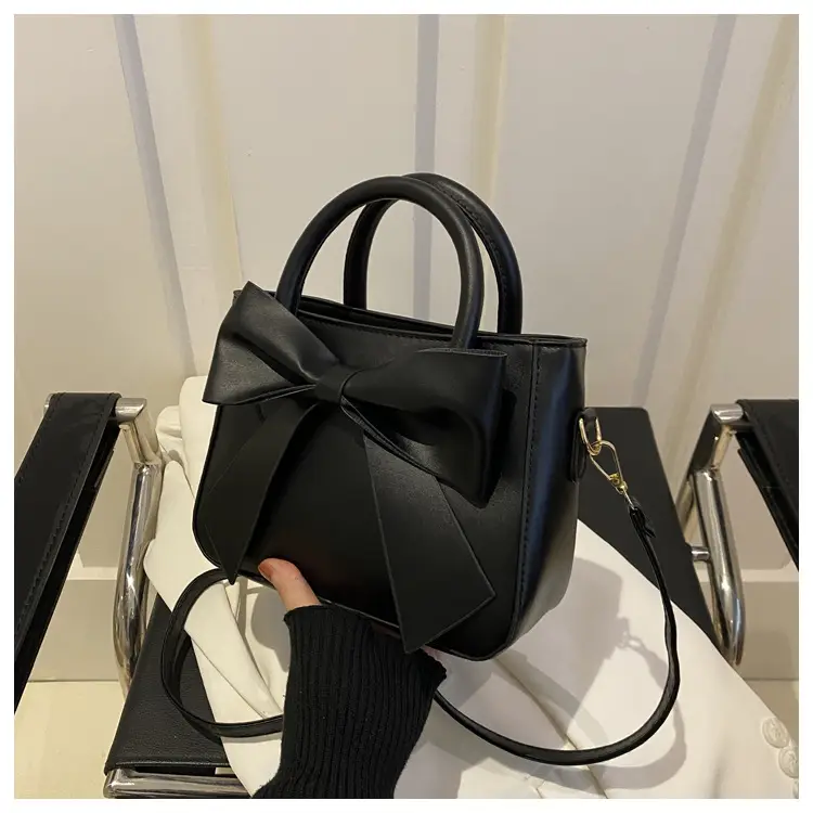 White Bow Shoulder Bag for Women 2024 — feature 15