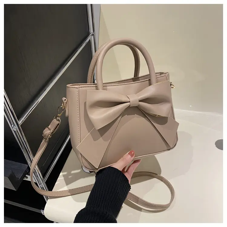 White Bow Shoulder Bag for Women 2024 — feature 31