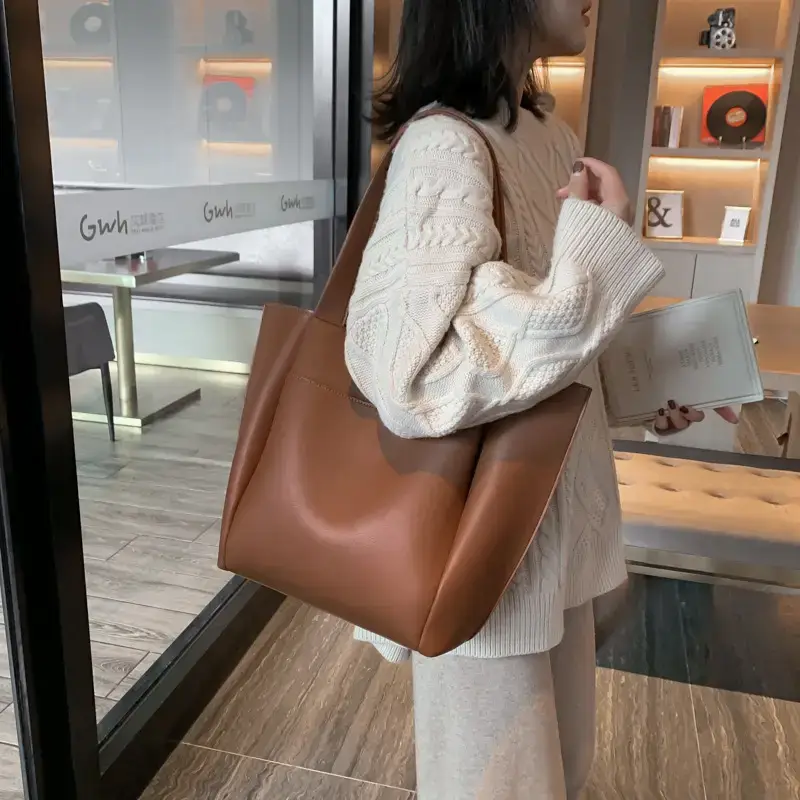 Black Large Capacity PU Shoulder Bag for Women - Image 7