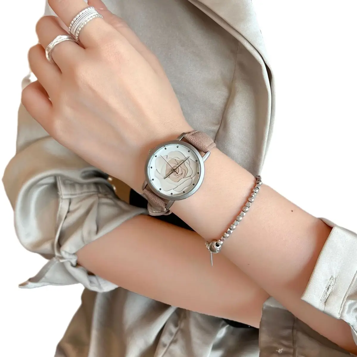 Women's Alloy Watch with Pistil Dial White Beige Strap