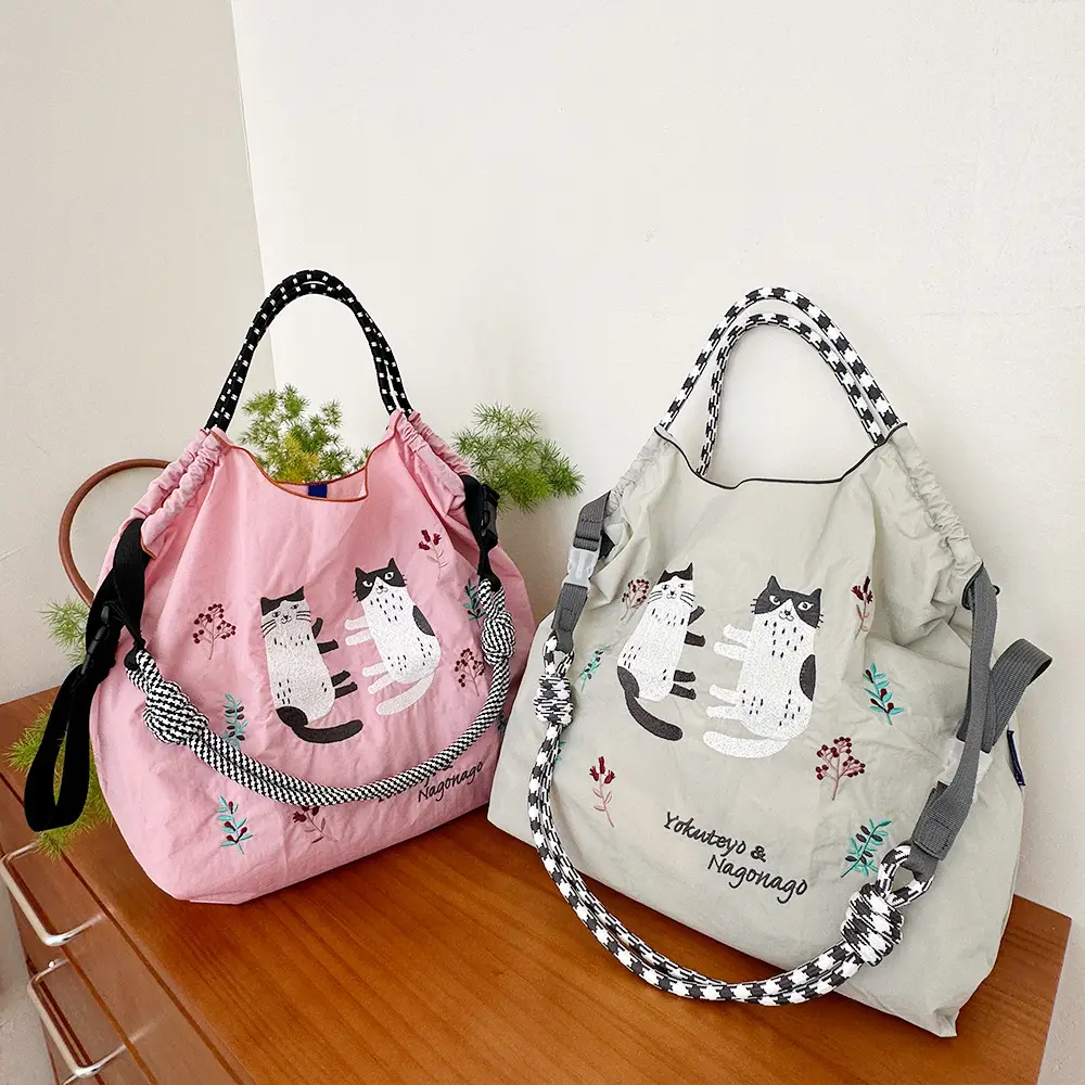 Japanese Embroidered Japanese Ball Chain Eco Bag — feature 6