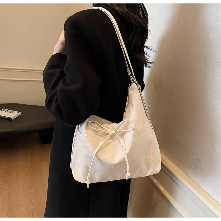 Women's Red Velvet Shoulder Bag 2024 Multi-use Vacation Bag — feature 22