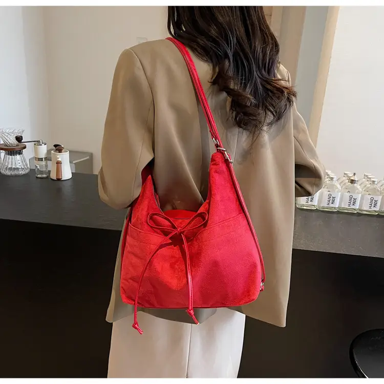 Women's Red Velvet Shoulder Bag 2024 Multi-use Vacation Bag — feature 24