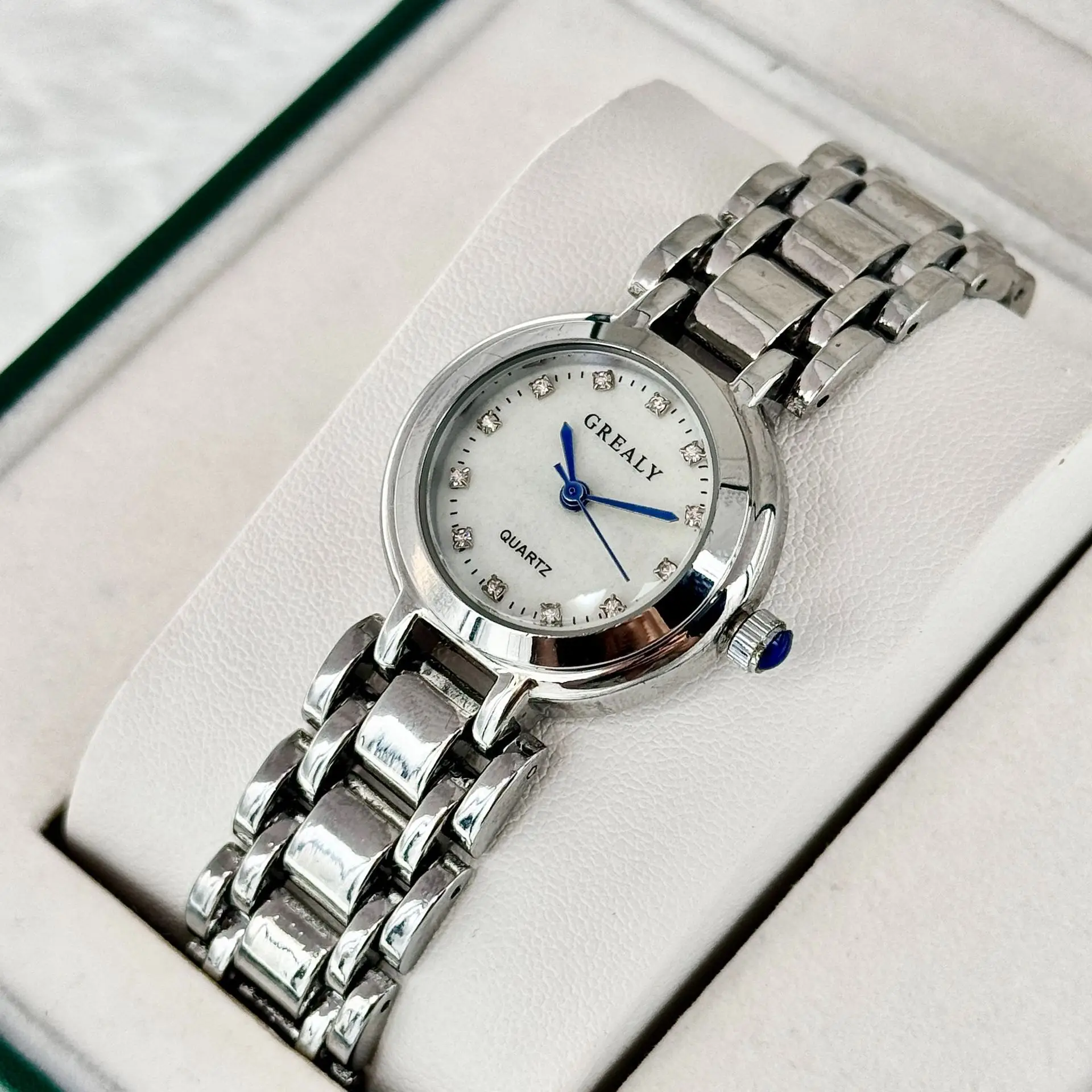 Gold Gold Plated Women's Quartz Watch with Diamond Dial — feature 7
