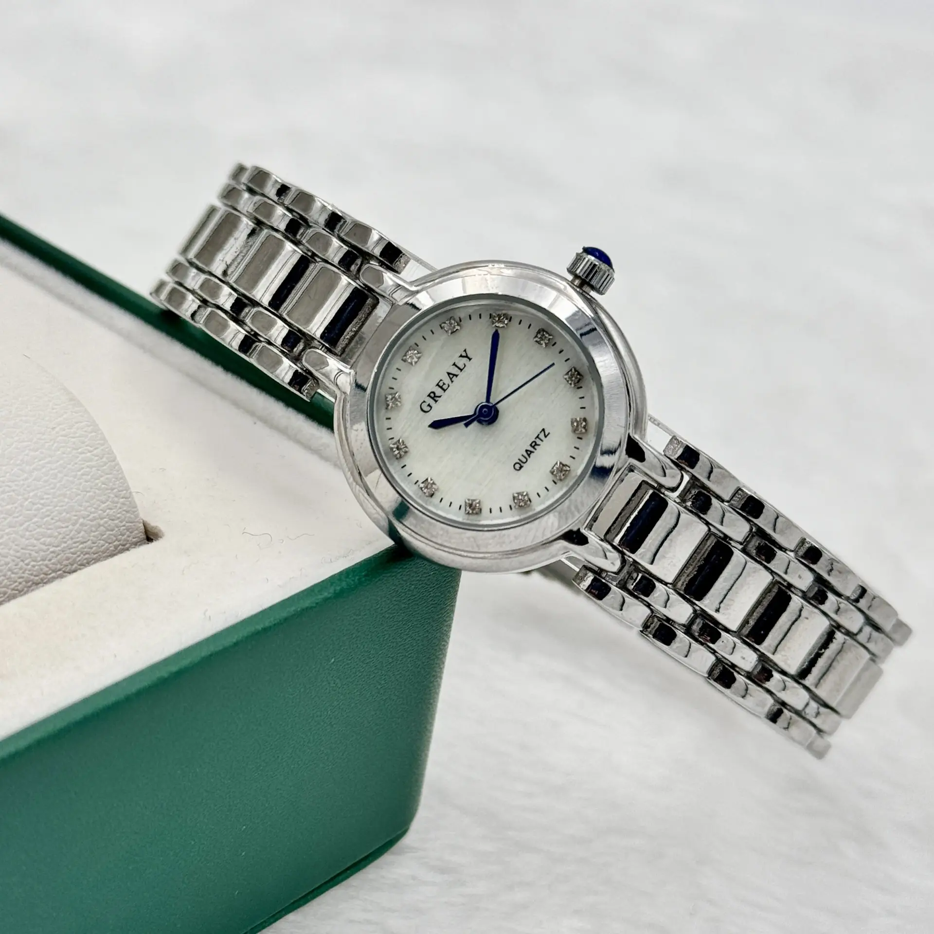 Gold Gold Plated Women's Quartz Watch with Diamond Dial — feature 9