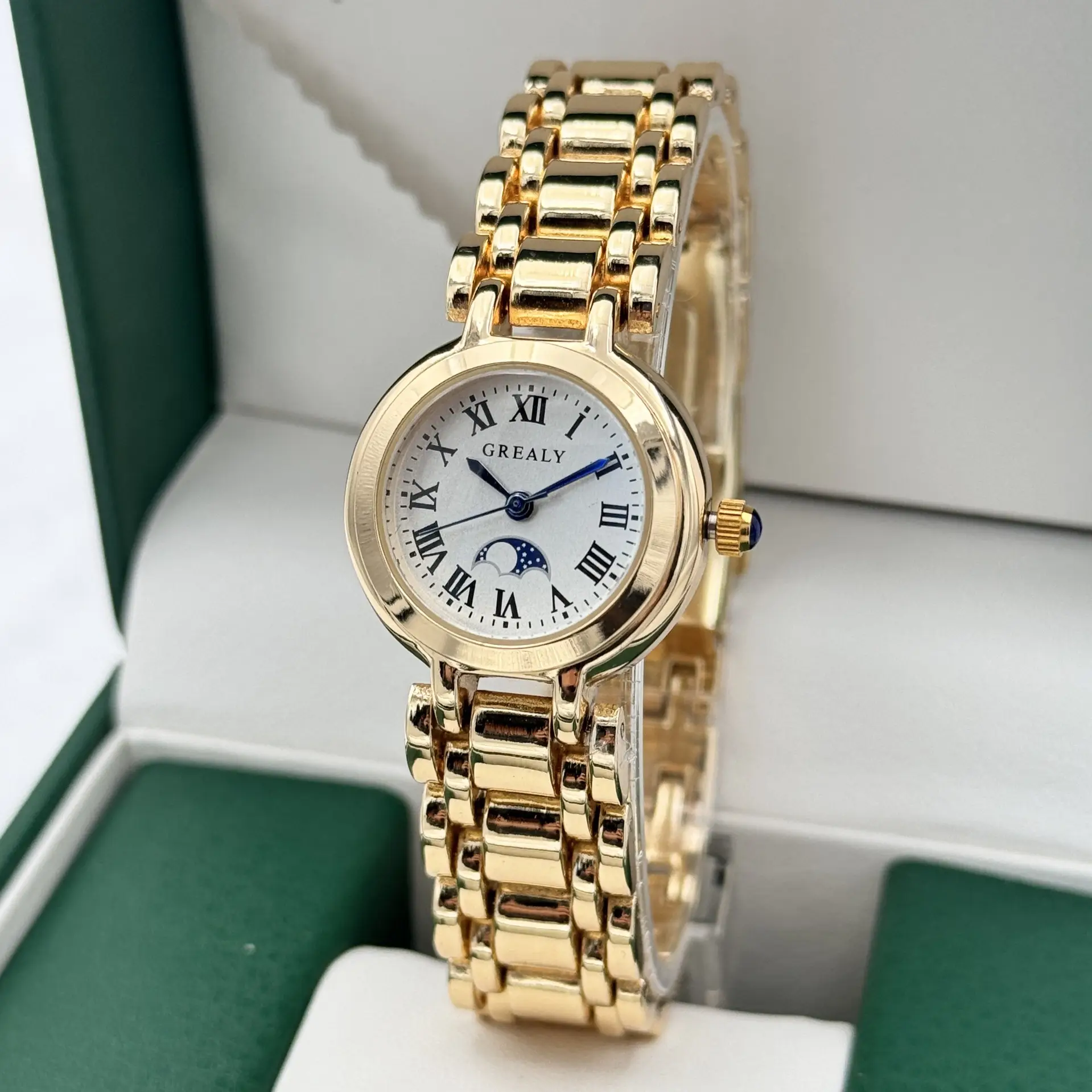 Women's Waterproof Moon Phase Quartz Watch Roman Dial Silver Strap — feature 4
