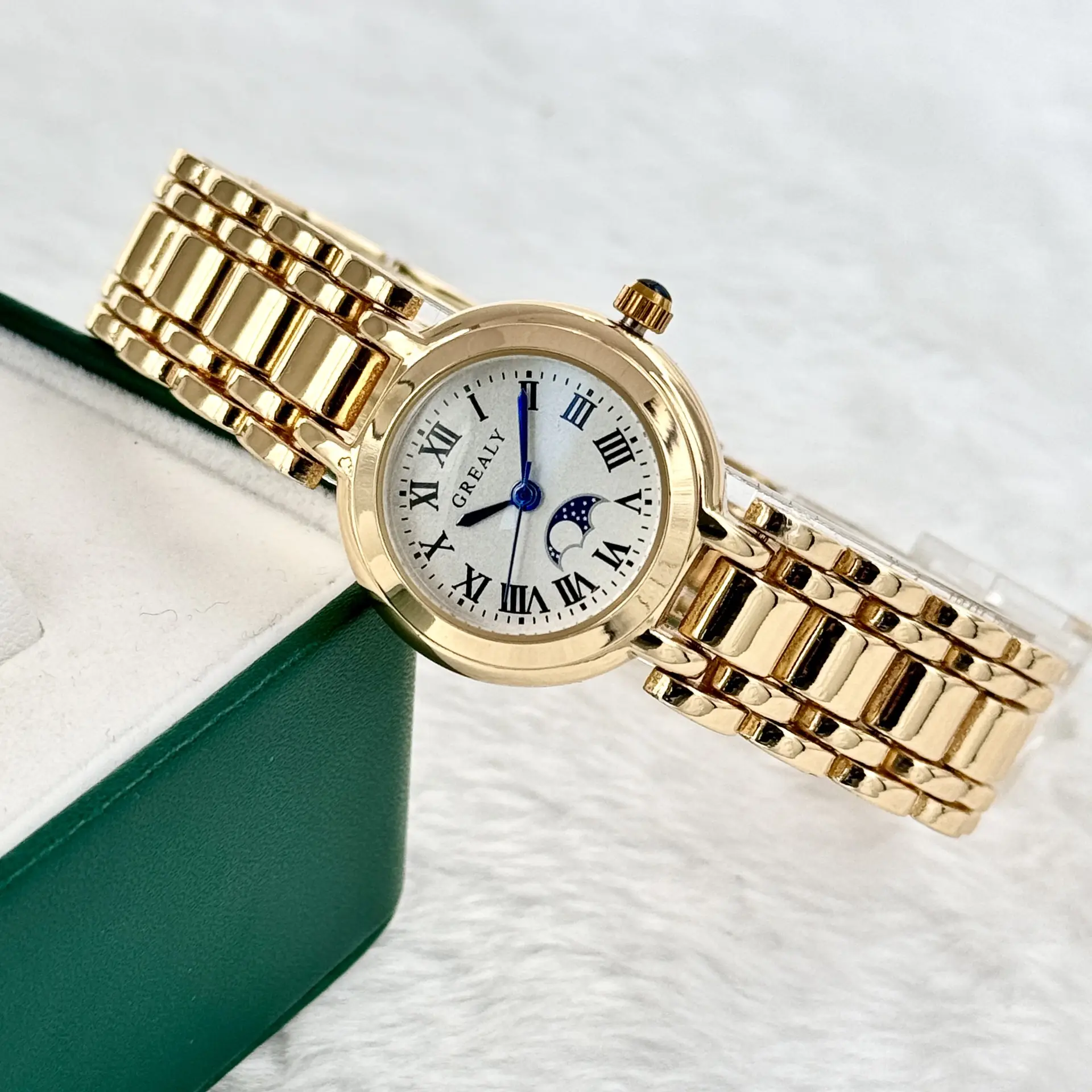 Women's Waterproof Moon Phase Quartz Watch Roman Dial Silver Strap — feature 5