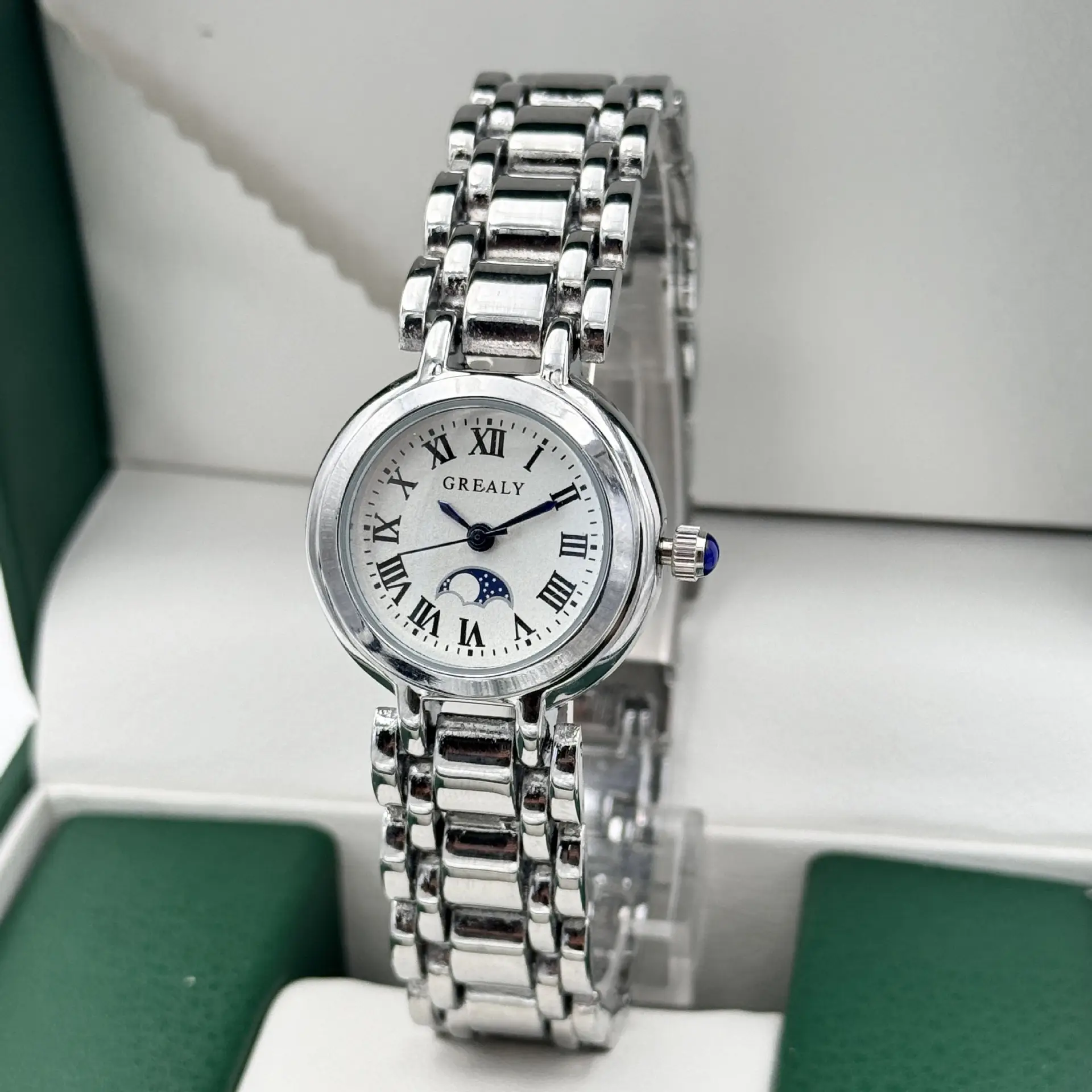 Women's Waterproof Moon Phase Quartz Watch Roman Dial Silver Strap — feature 8