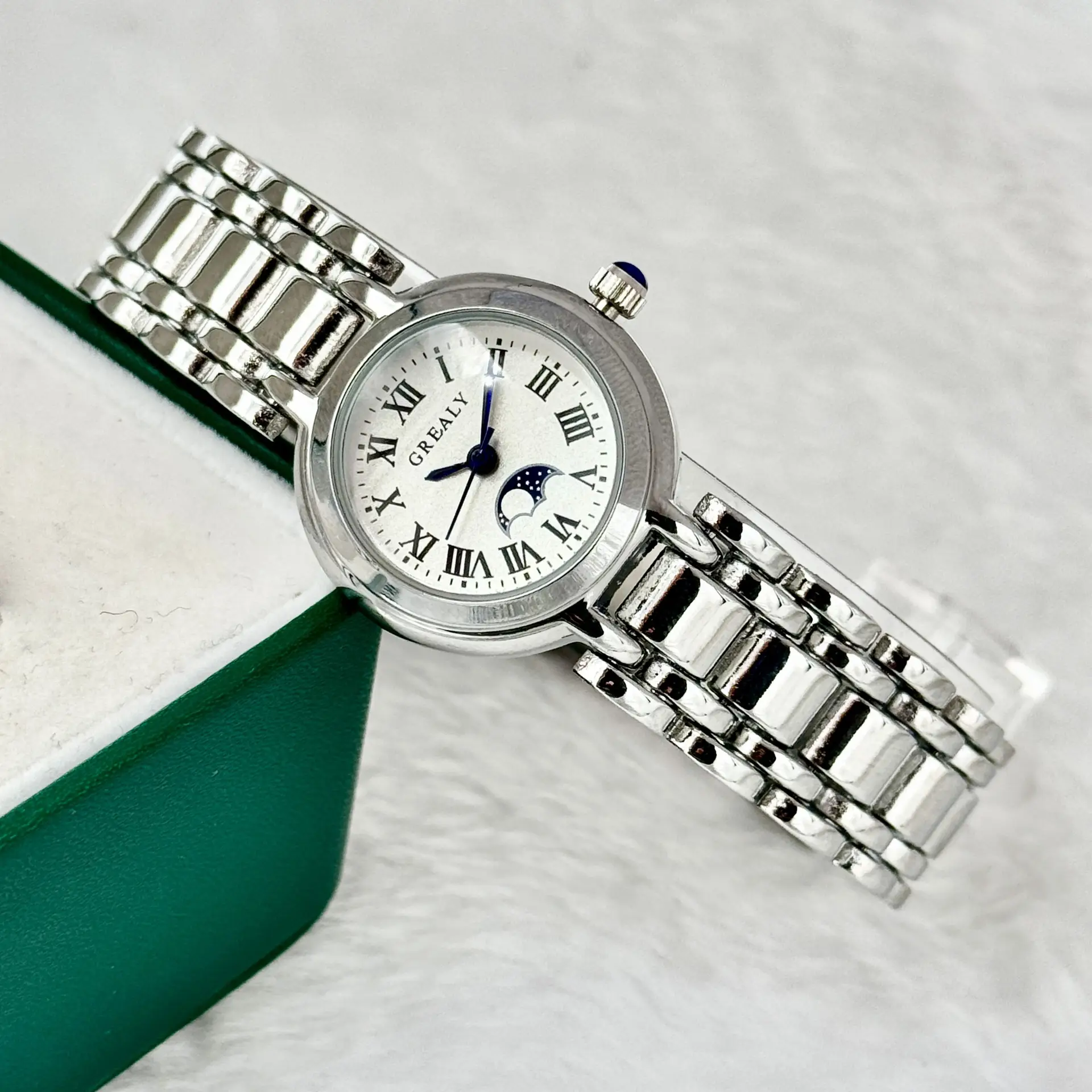 Women's Waterproof Moon Phase Quartz Watch Roman Dial Silver Strap — feature 9