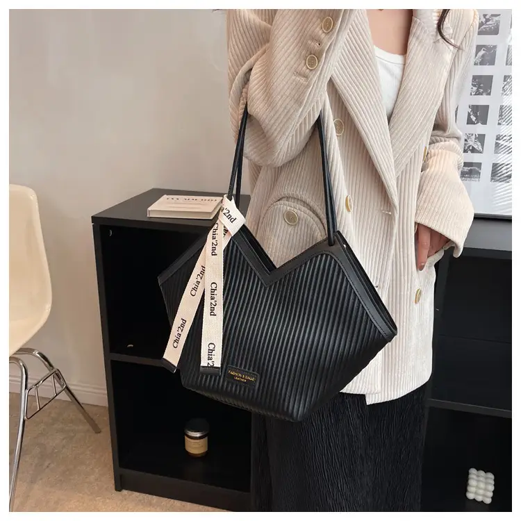 2024 New French Style Women's Brown Vertical Pattern Tote Bag — feature 21