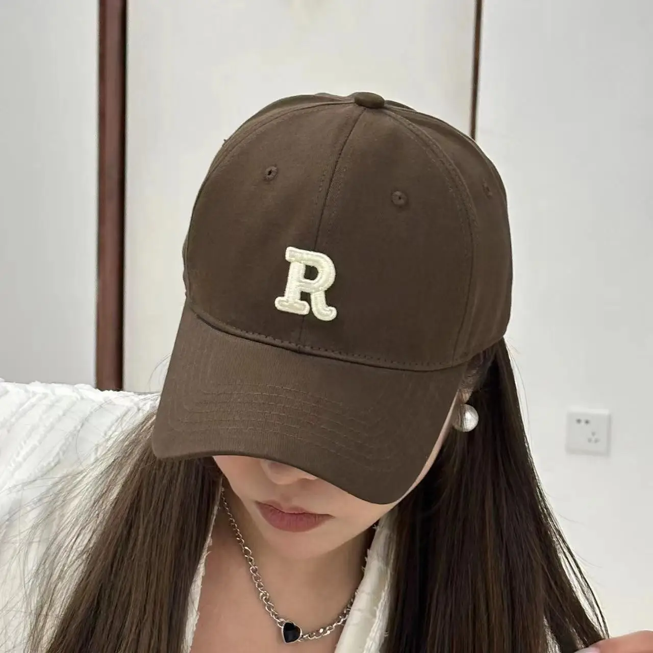 Women R-Letter Baseball Cap Spring Summer Korean Style - Image 3