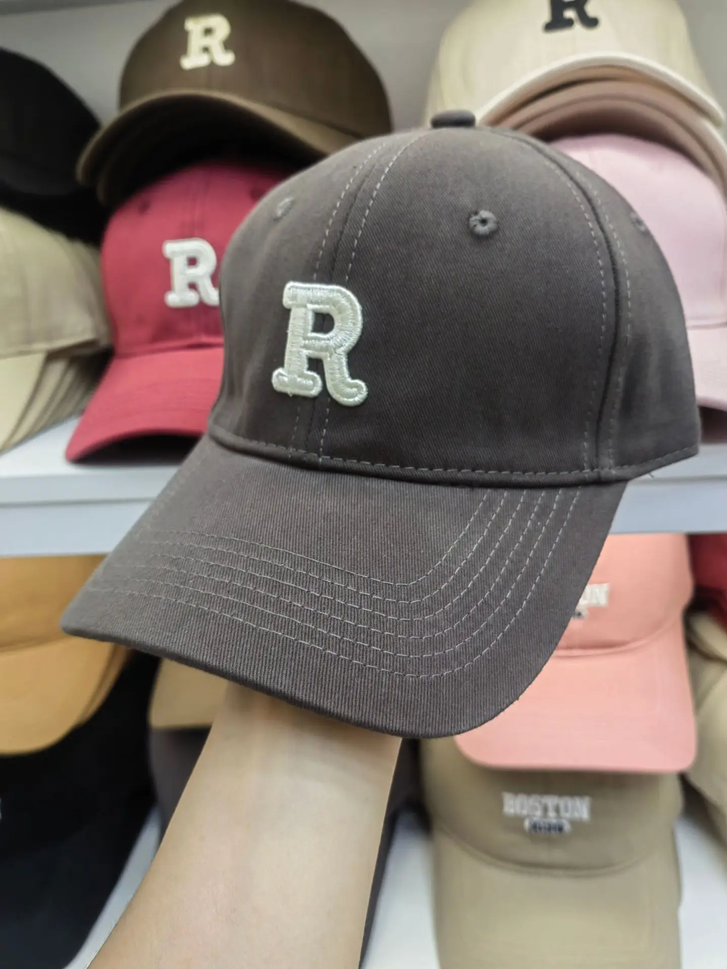 Women R-Letter Baseball Cap Spring Summer Korean Style — feature 40
